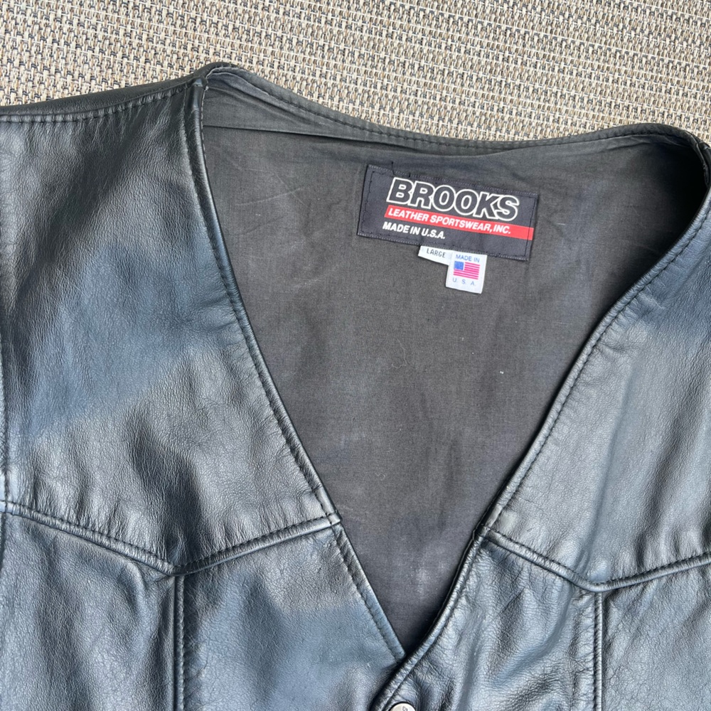 Brooks Leather Sportswear Men’s Vest - Picture 4 of 6